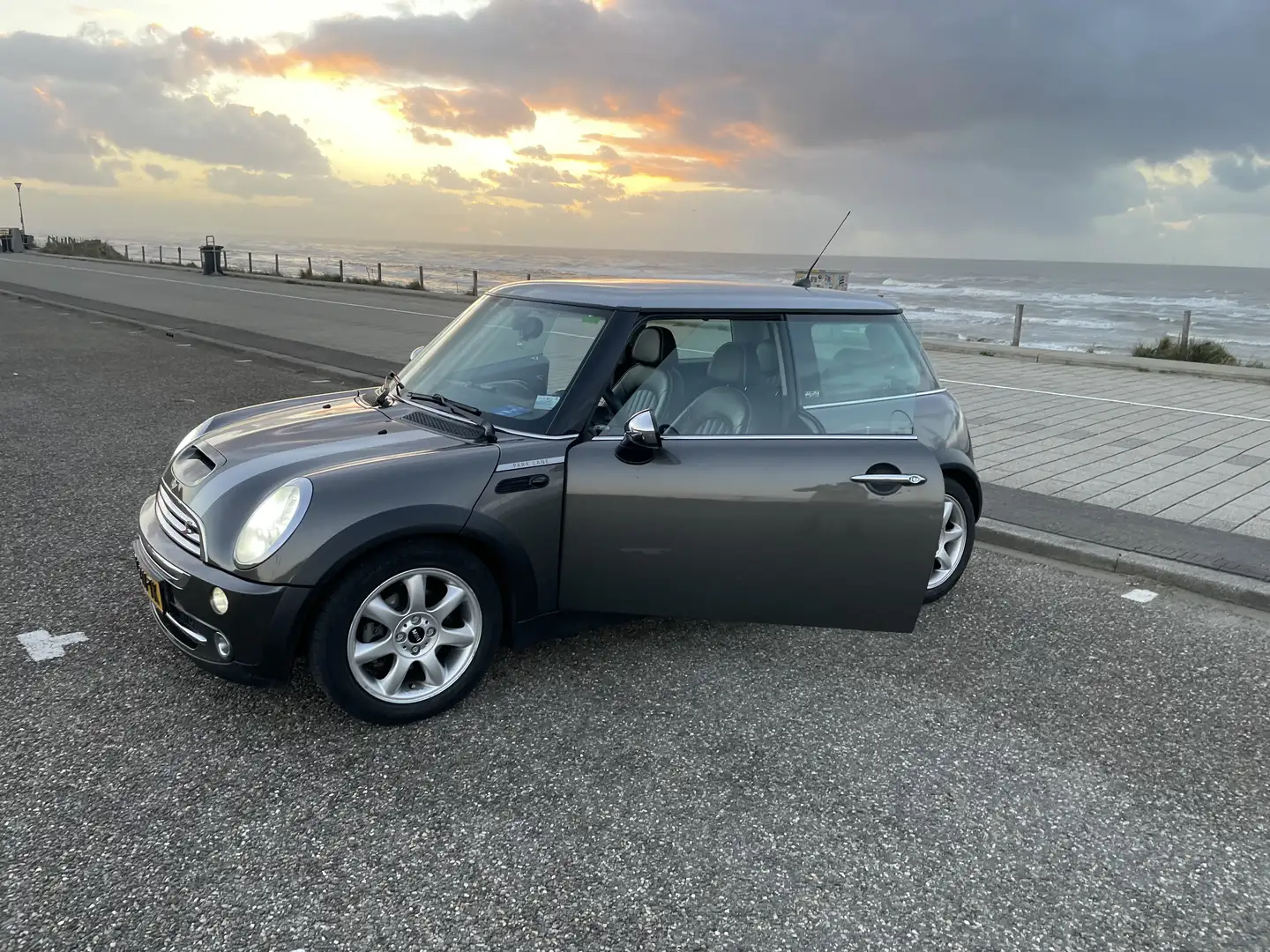 MINI Cooper 1.6 Park Lane Gris - 2