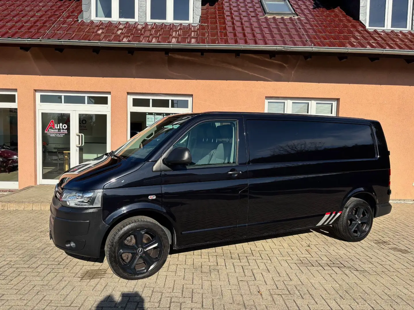 Volkswagen T5 Transporter 4Motion, Bi Xenon, AHK, großes Navi, Alu, 8-fach Schwarz - 1
