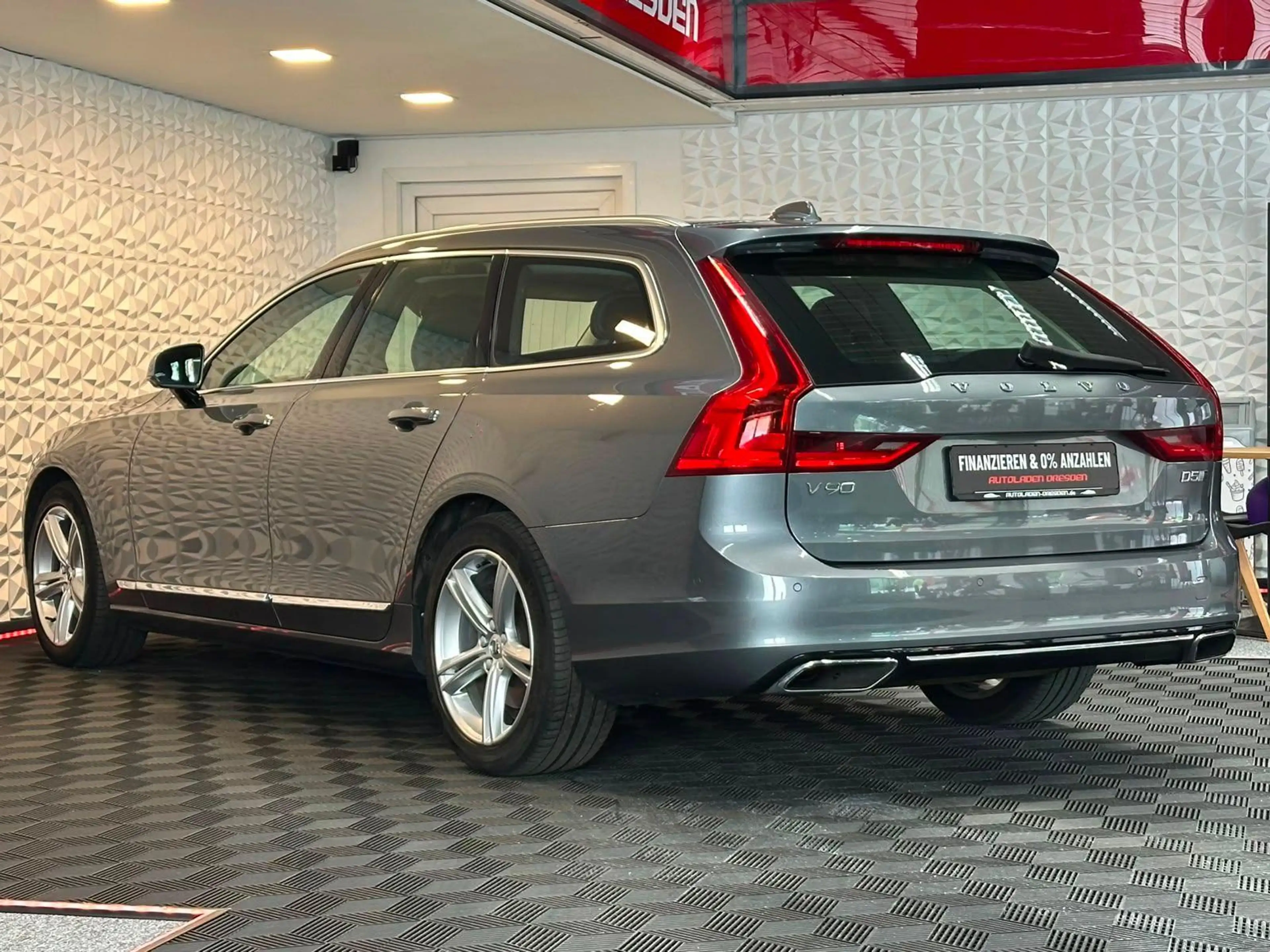 Volvo V90 2.0 D5 INSCRIPTION 4X4 LED#ACC#LED#SHZ#AHK — photo 5