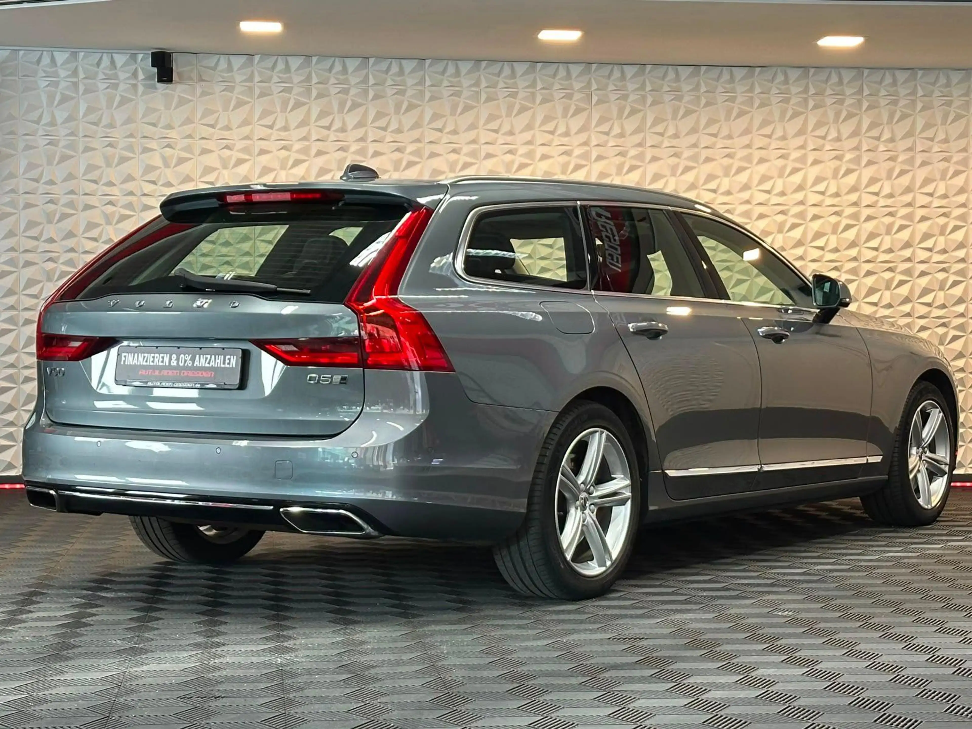 Volvo V90 2.0 D5 INSCRIPTION 4X4 LED#ACC#LED#SHZ#AHK — photo 8