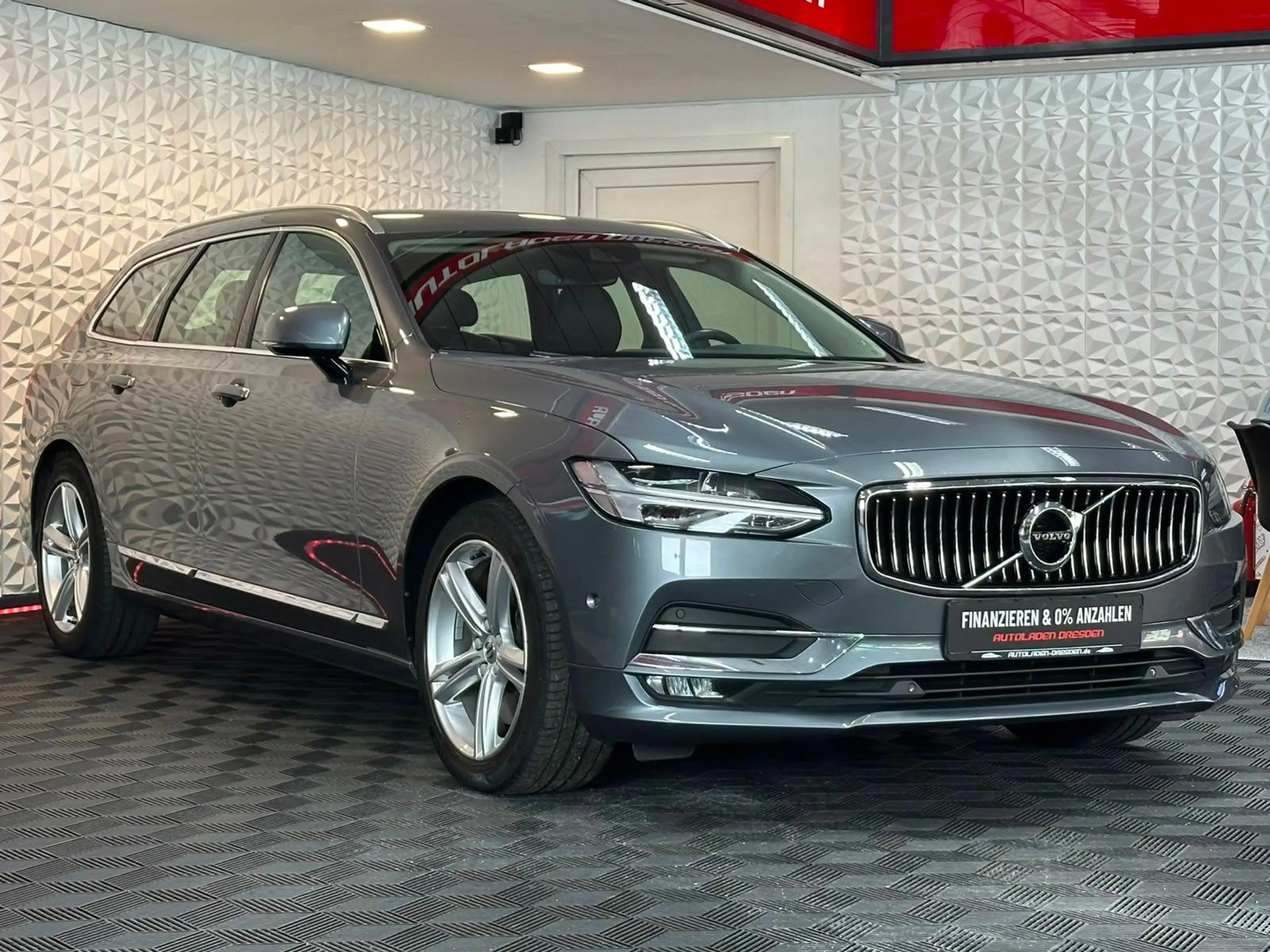Volvo V90 2.0 D5 INSCRIPTION 4X4 LED#ACC#LED#SHZ#AHK — photo 2