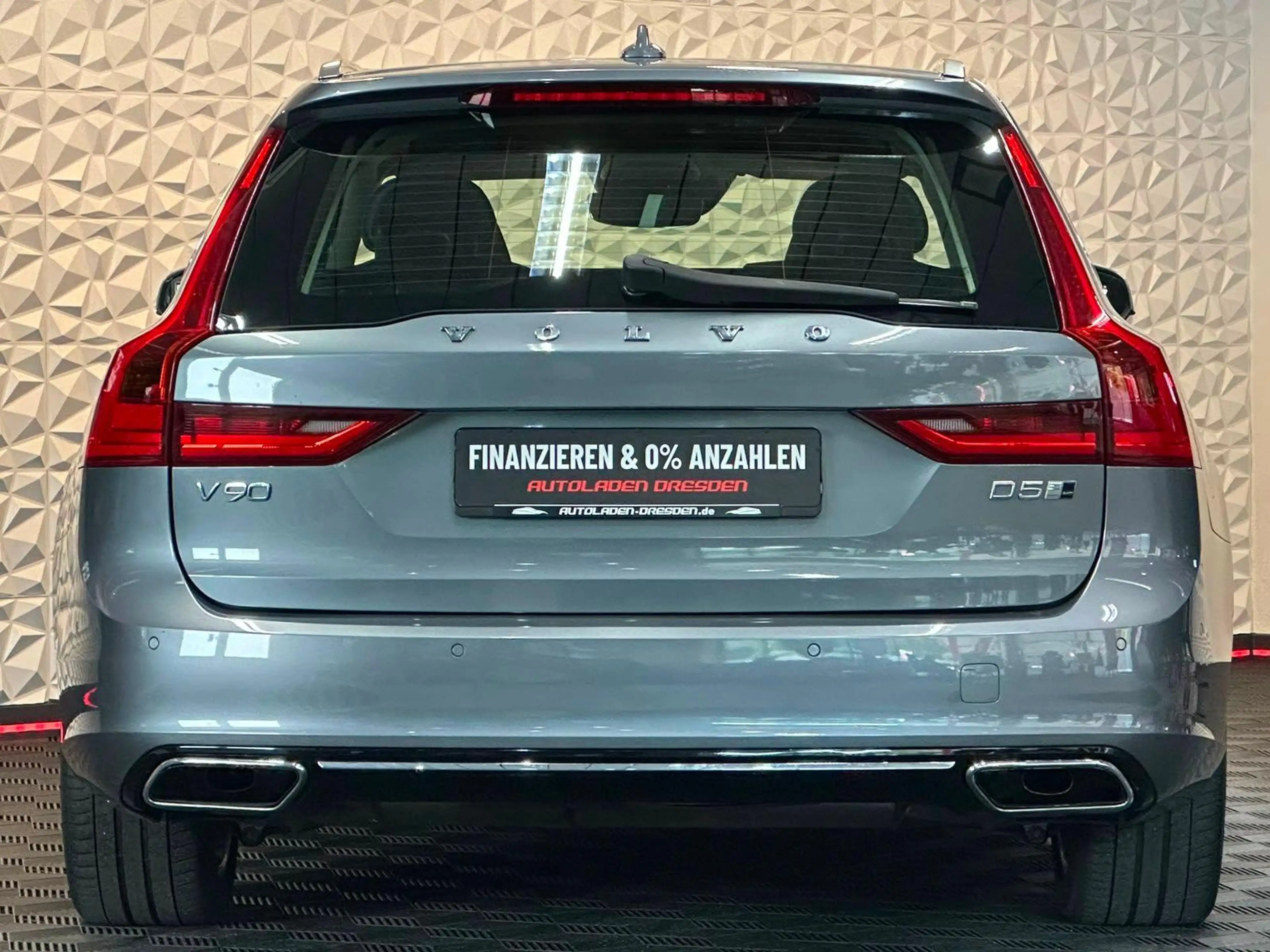 Volvo V90 2.0 D5 INSCRIPTION 4X4 LED#ACC#LED#SHZ#AHK — photo 6