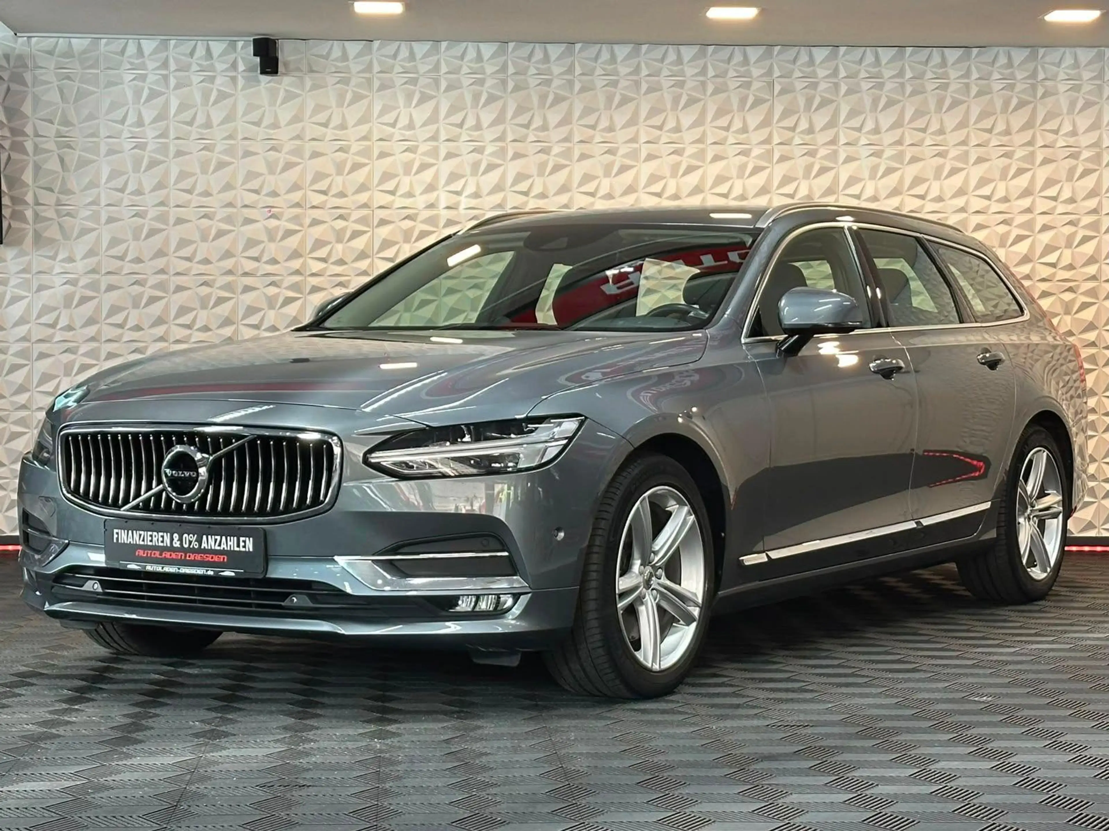 Volvo V90 2.0 D5 INSCRIPTION 4X4 LED#ACC#LED#SHZ#AHK — photo 4