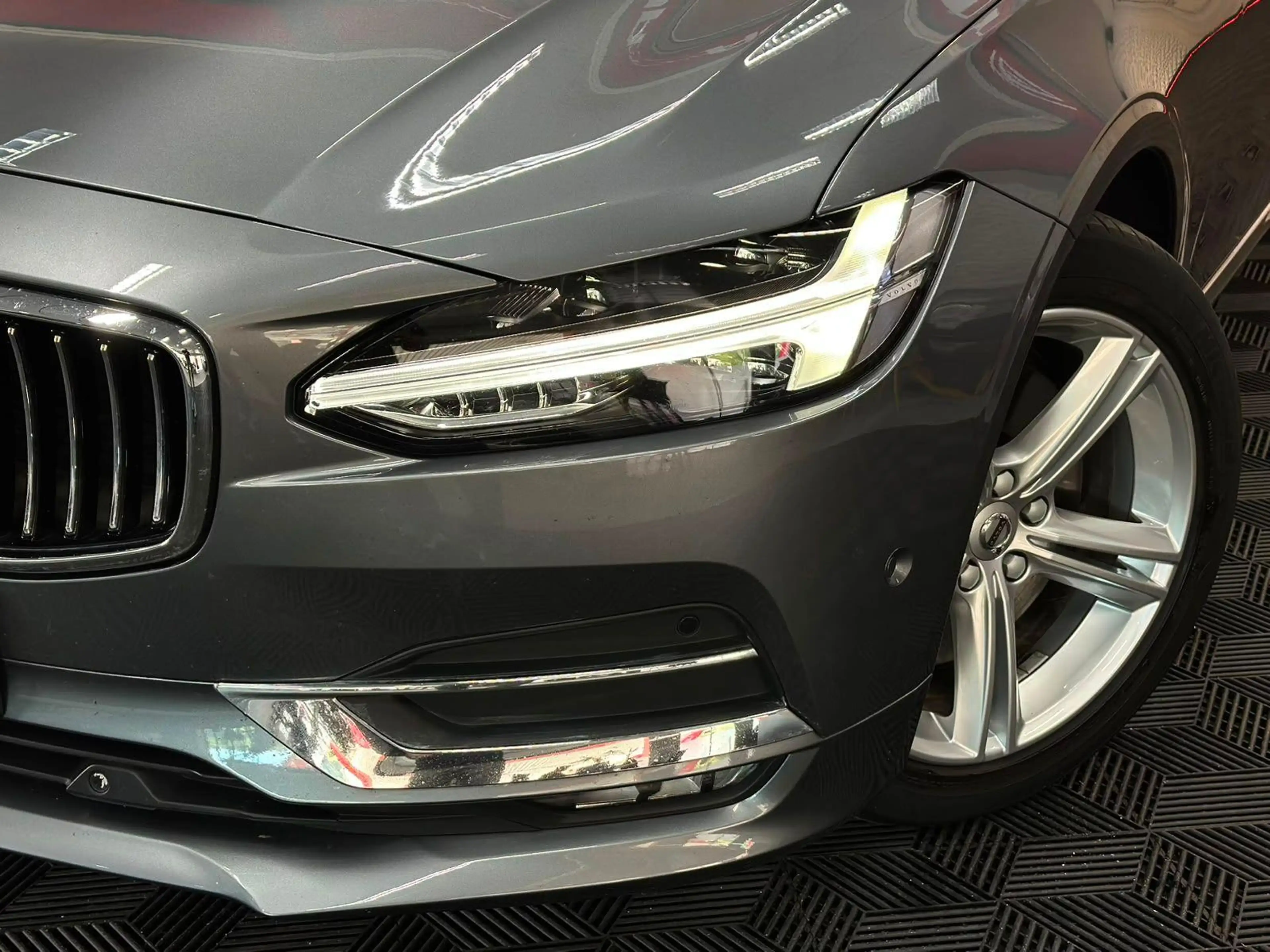 Volvo V90 2.0 D5 INSCRIPTION 4X4 LED#ACC#LED#SHZ#AHK — photo 10