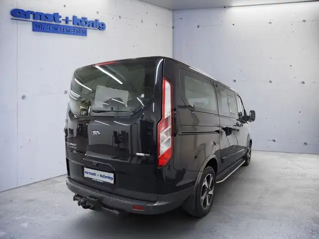 Ford Tourneo Custom view 3