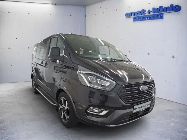Ford Tourneo Custom view 2