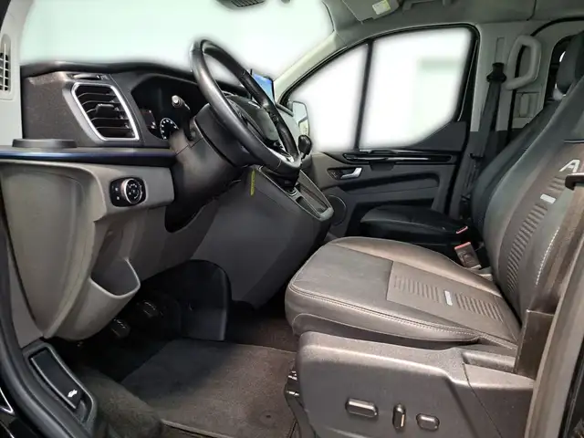 Ford Tourneo Custom view 9
