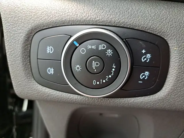 Ford Tourneo Custom view 11