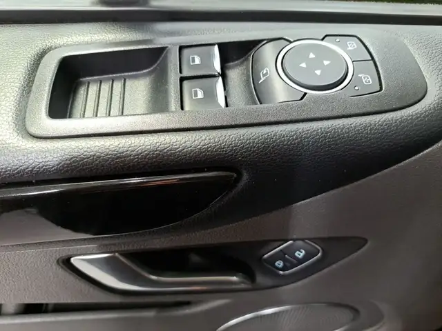 Ford Tourneo Custom view 12