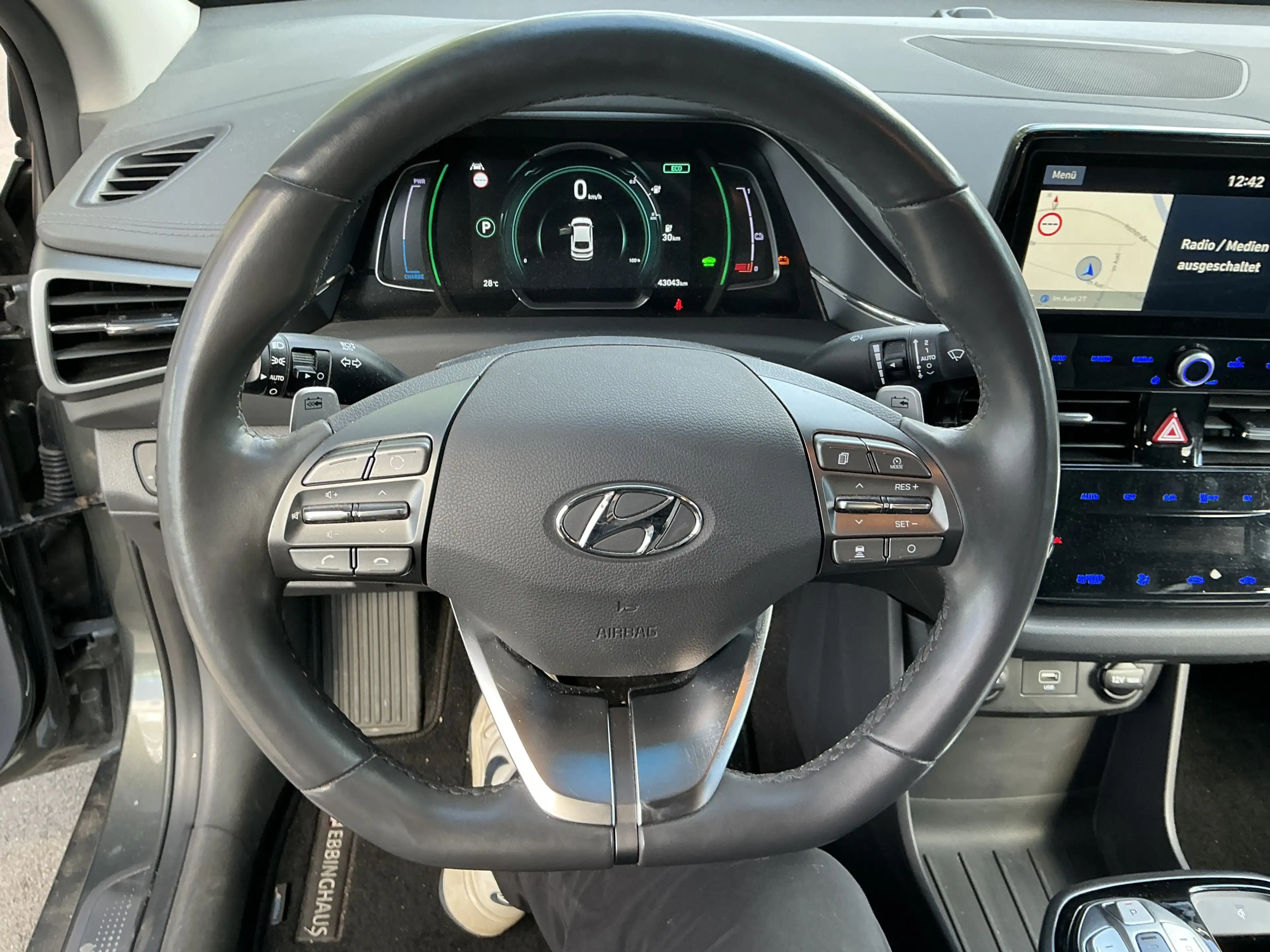 Hyundai IONIQ Style Navi Infinity R.Cam ACC LED SHZ — photo 8