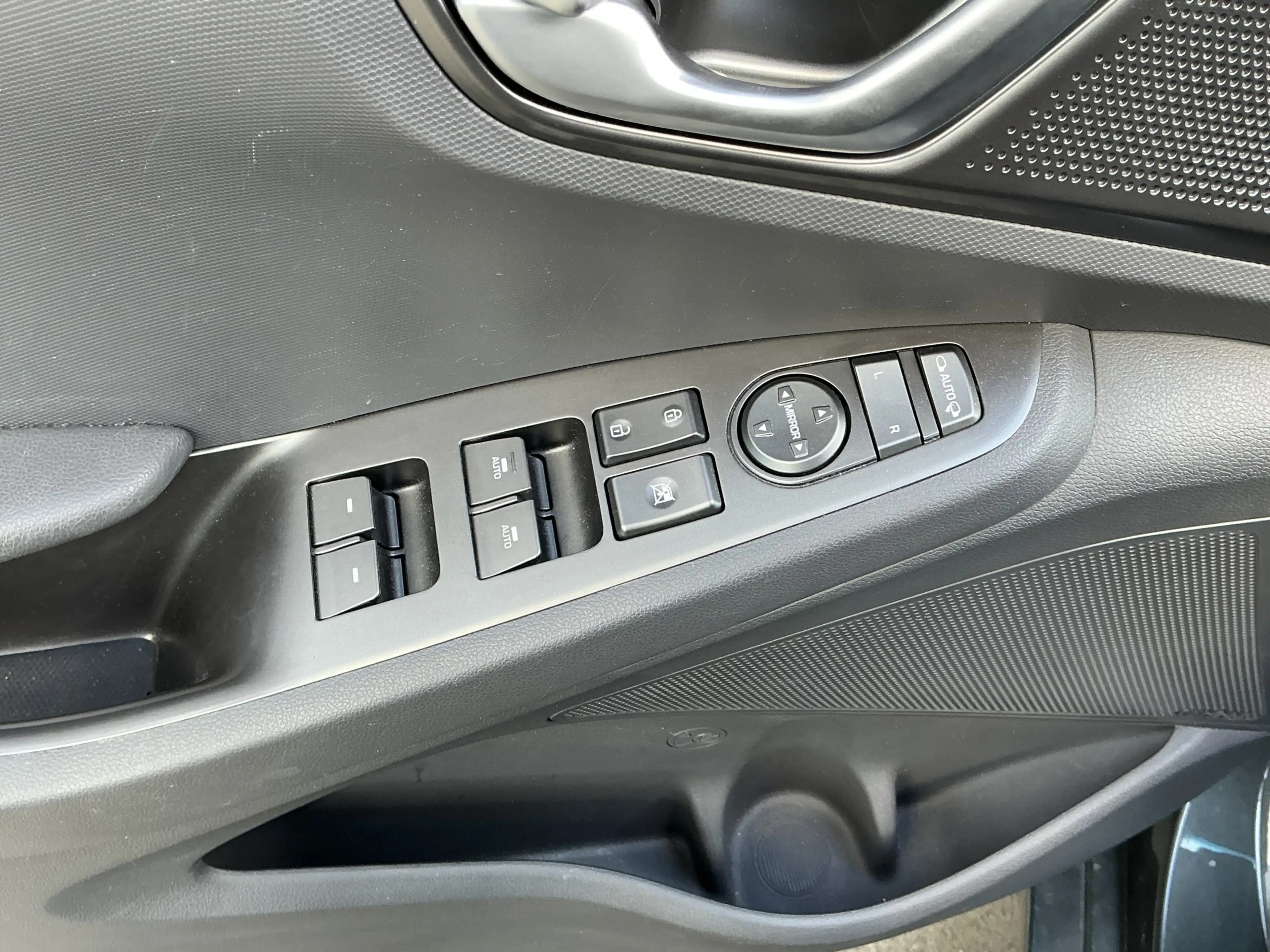 Hyundai IONIQ Style Navi Infinity R.Cam ACC LED SHZ — photo 6
