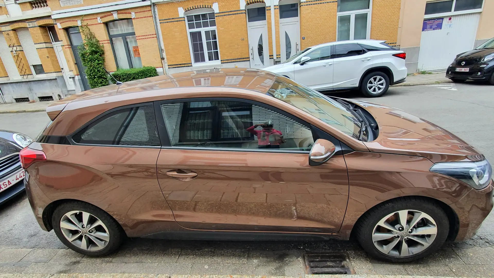 Hyundai Coupe i20 Coupe Comfort t-gdi 100 Bruin - 2