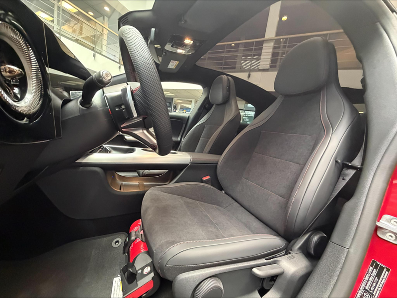 Mercedes-Benz CLA 180 CLA "140 Years Edition" Nieuwe wagen — photo 5
