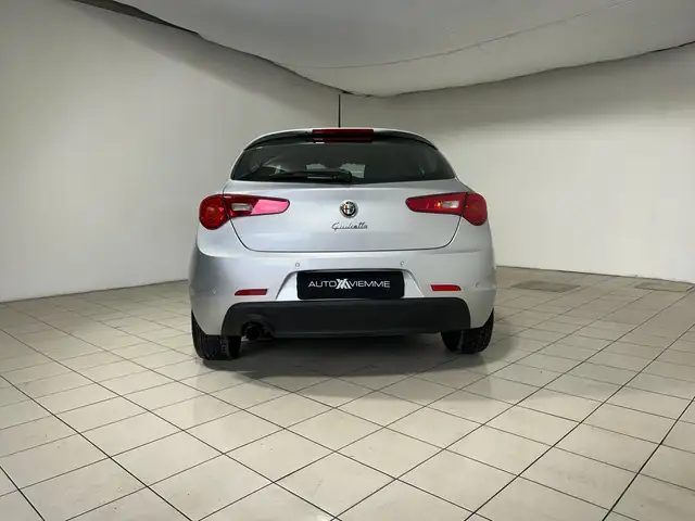 Alfa Romeo Giulietta view 2