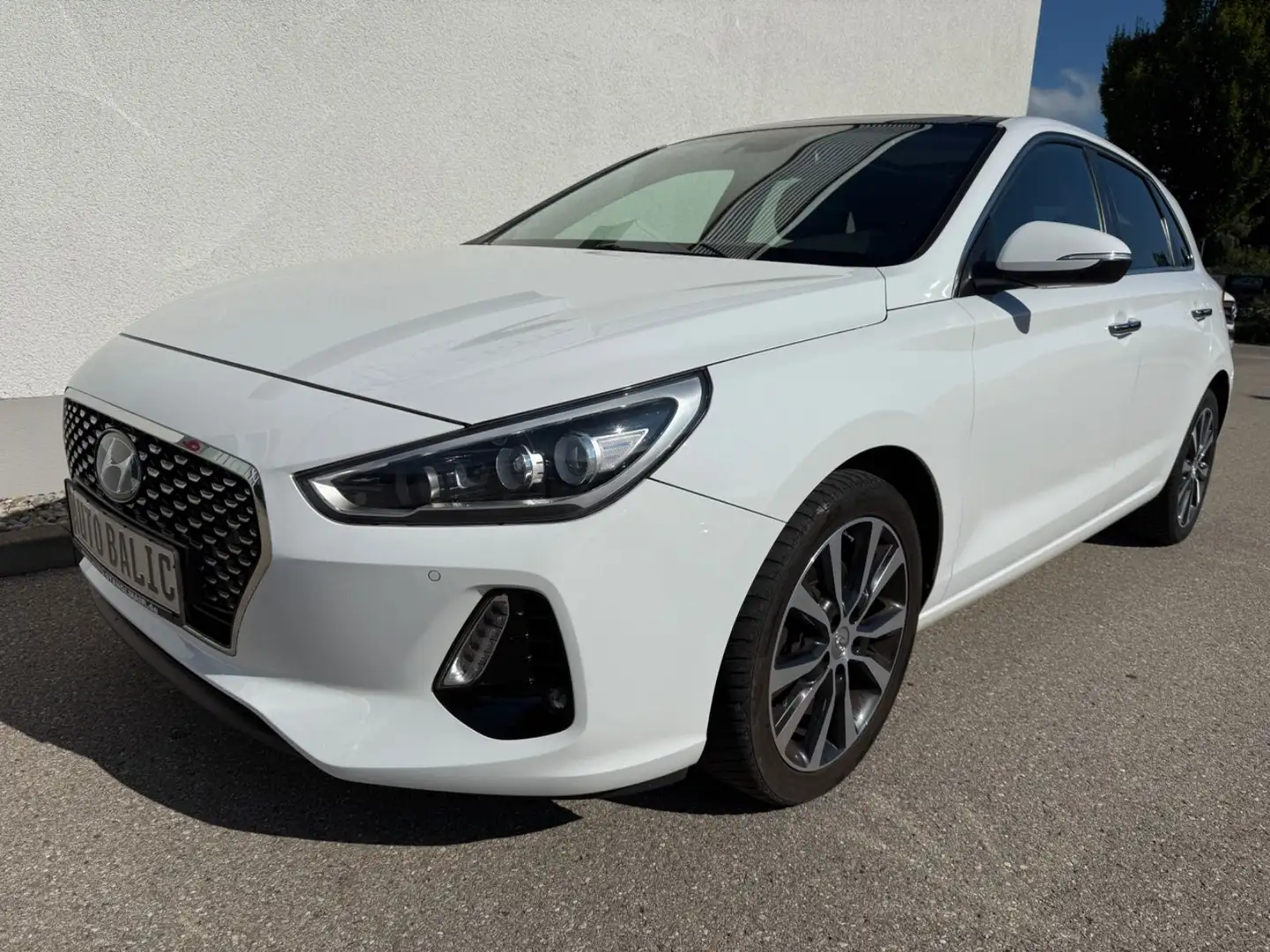 Hyundai i30 Premium , Panorama- Leder - Kamera Weiß - 1