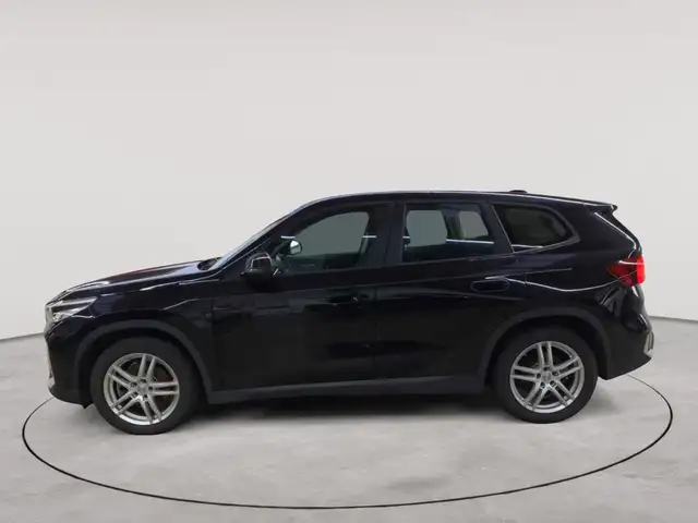 BMW Ix1 view 6