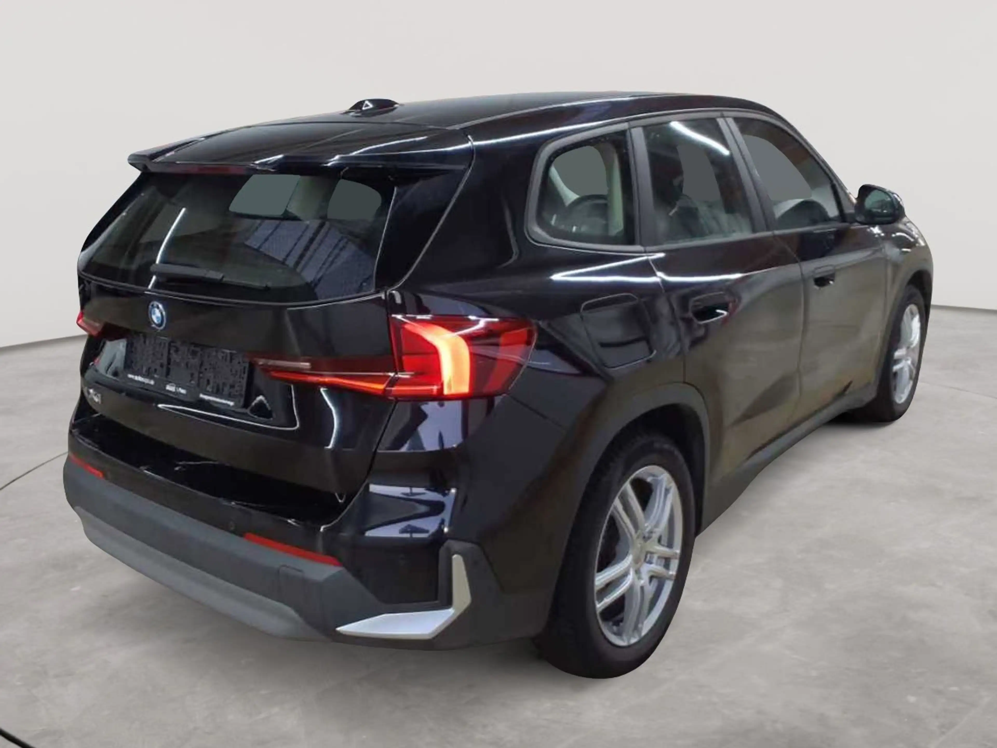 BMW iX1 xDrive30 — photo 4