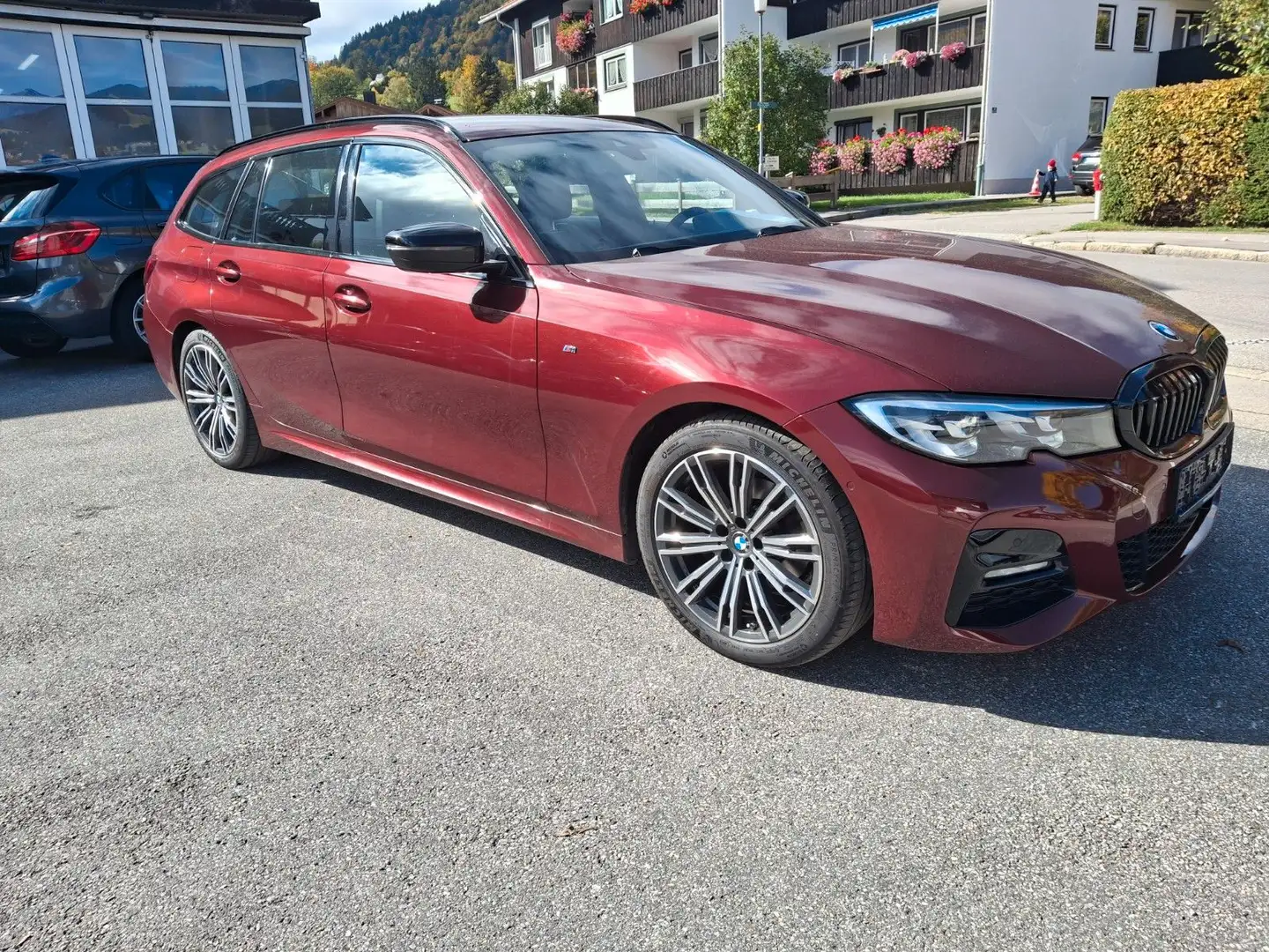 BMW 318 d Tour. M Sportpaket LED AHK Rot - 1