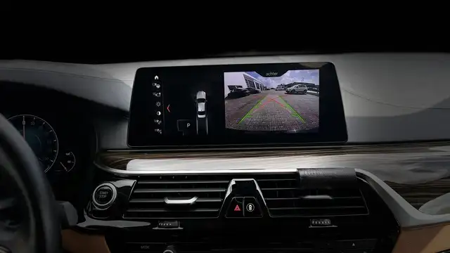 BMW 5 Series view 16
