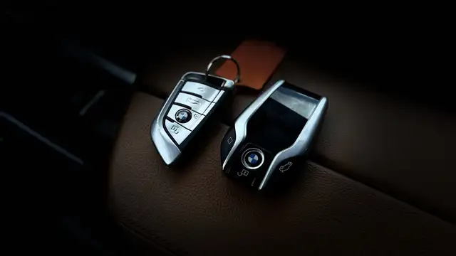 BMW 5 Series view 21
