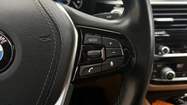 BMW 5 Series view 12