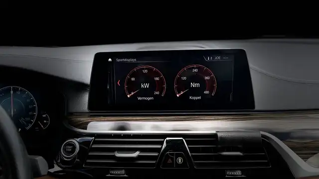 BMW 5 Series view 23
