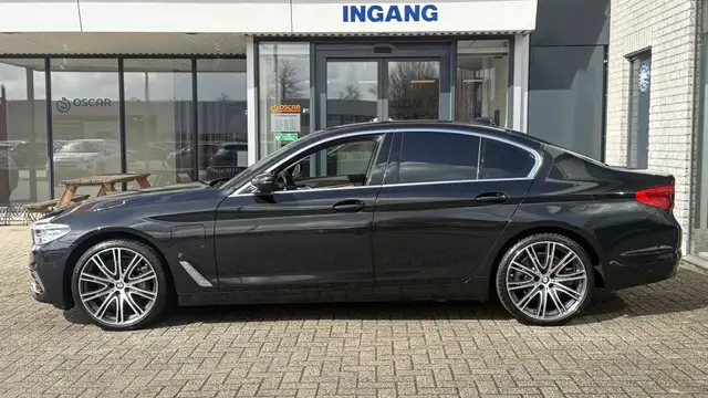 BMW 5 Series view 2