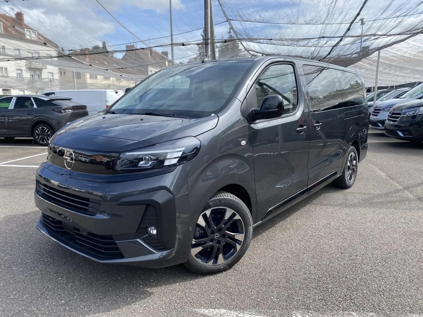 Opel Zafira (2) XL 2.0 BlueHDi 180 EAT8 S\u0026S Business Pack 8PL/CUIR/TOIT PANO/SANS MALUS Grigio - 2