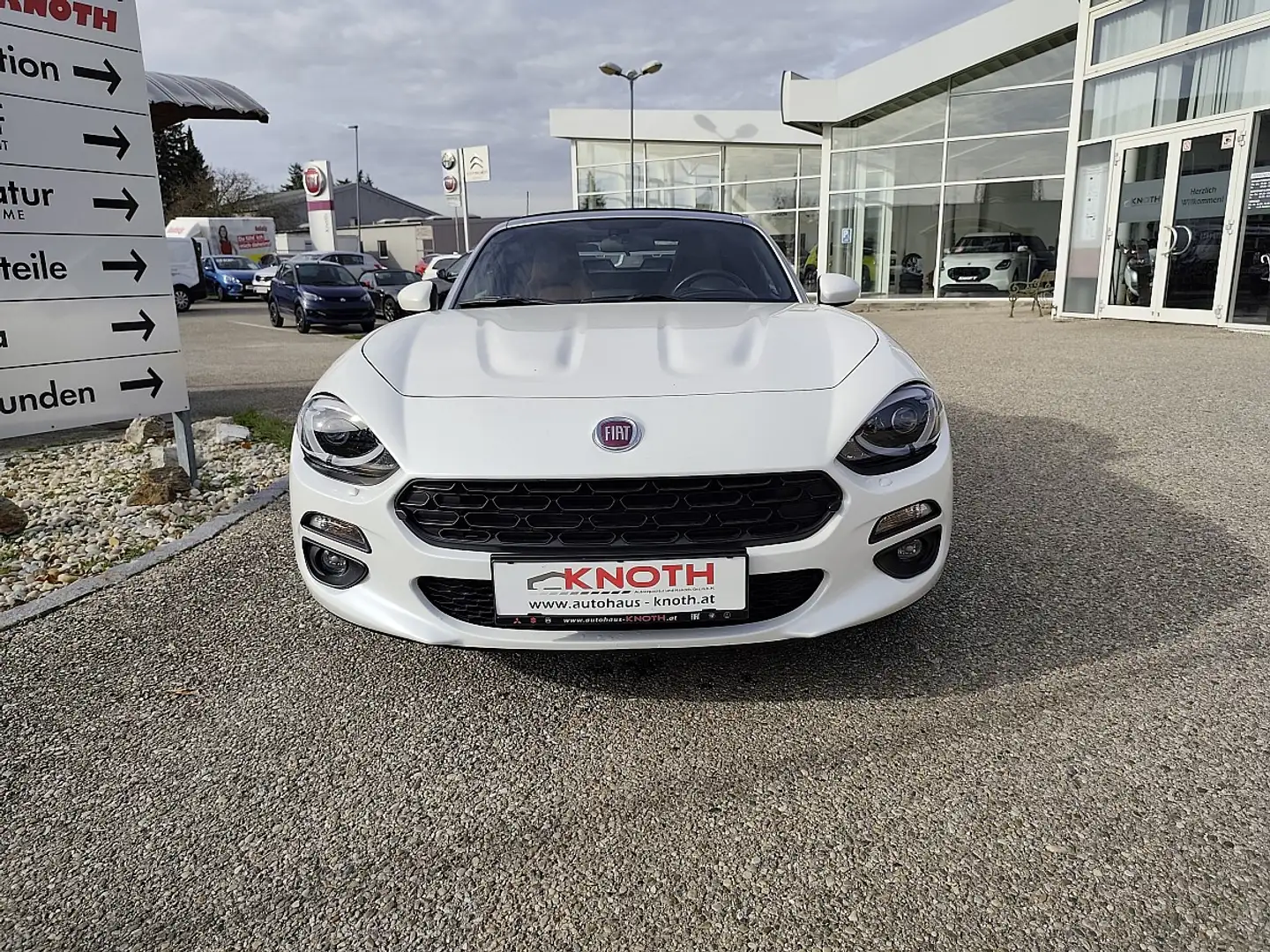 Fiat 124 Spider Lusso 1,4 Turbo Multi Air Weiß - 2