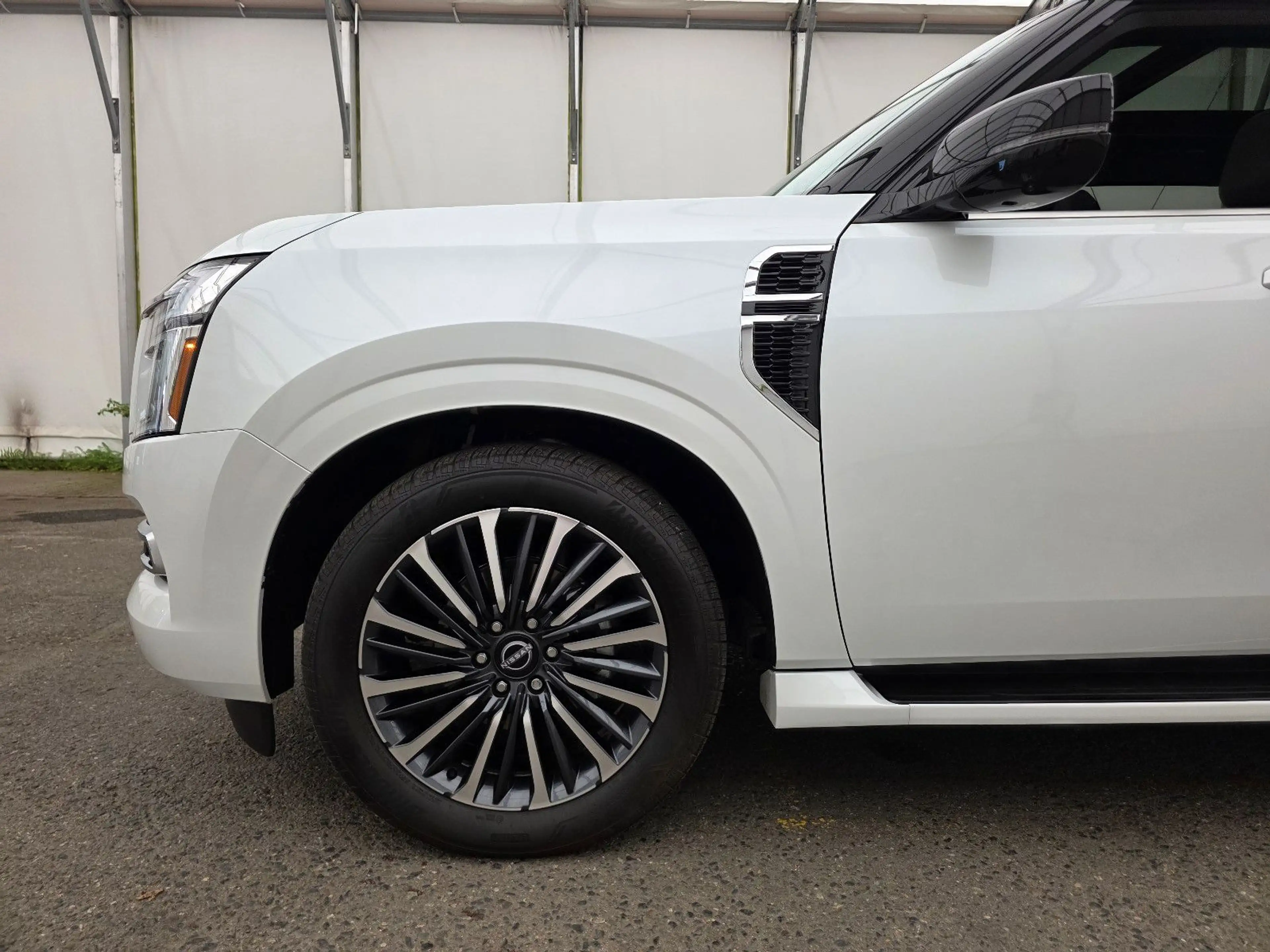 Nissan Patrol Armada PLATINUM RESERVE AT 4x4 T1: 85.000 EURO — photo 13