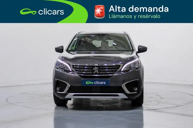 Peugeot 5008 view 2