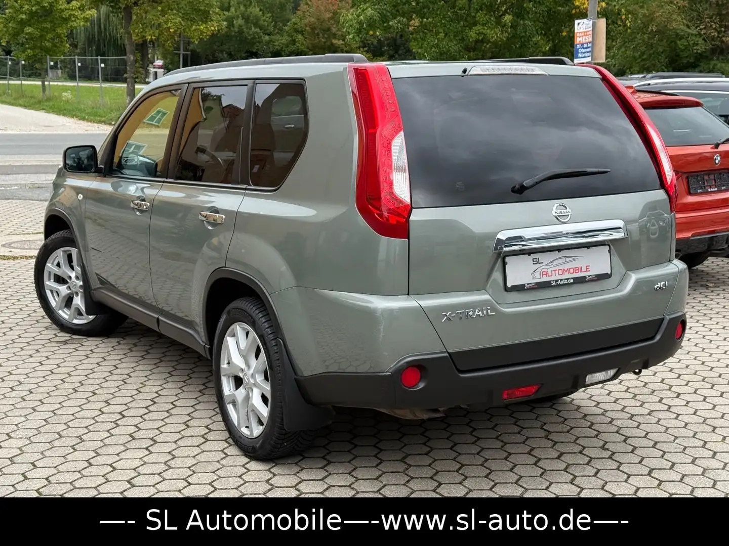 Nissan X-Trail 2,0 dci LE 4X4 Leder Kam Pano Xenon Grün - 2