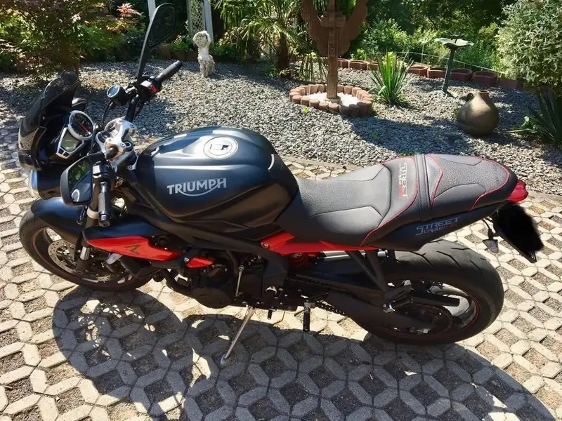 Triumph Street Triple R