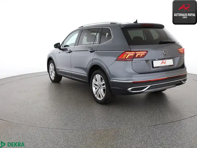 Volkswagen Tiguan Allspace view 3