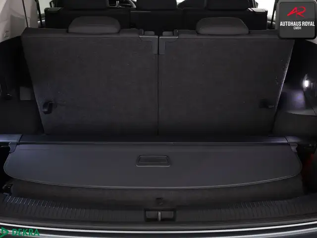 Volkswagen Tiguan Allspace view 14