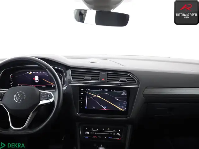 Volkswagen Tiguan Allspace view 9