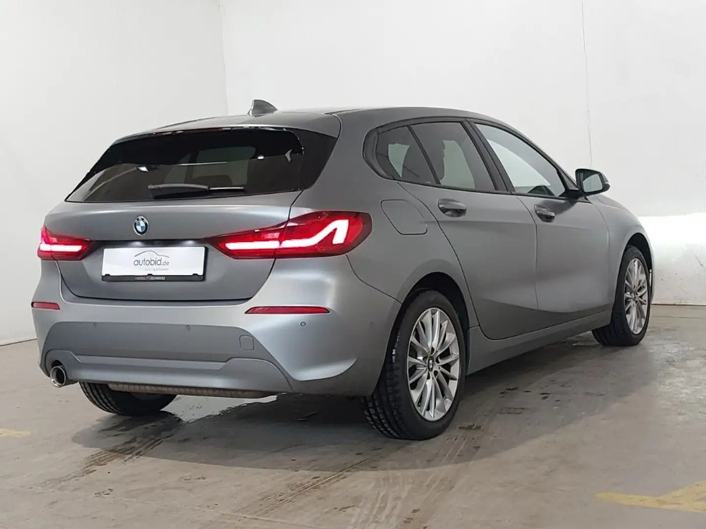 BMW 118 i Advantage+LED+Pano+Navi+VirtualC. Gris - 2