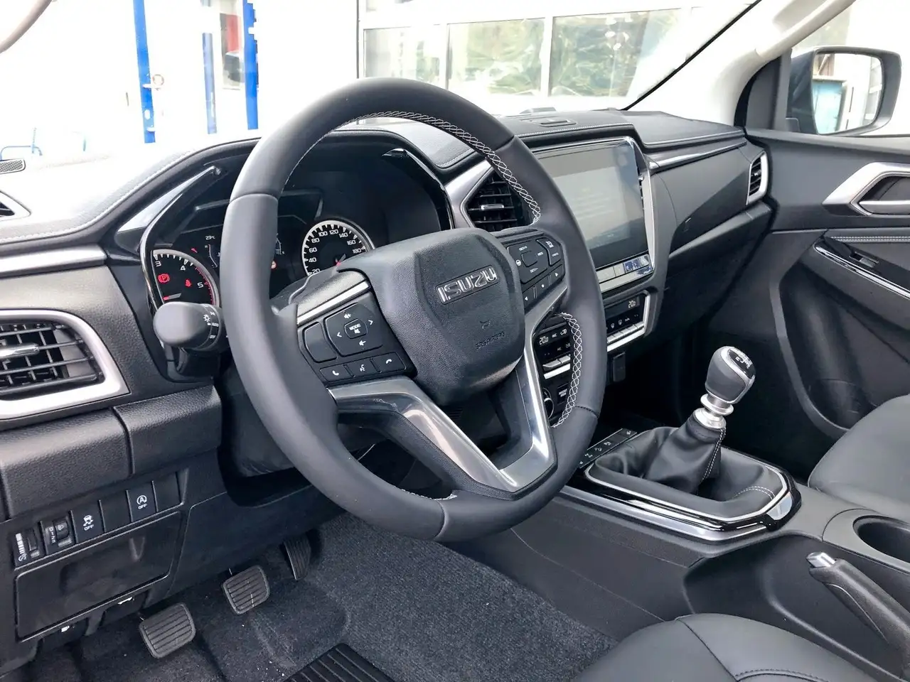 Isuzu D-Max 2024 — фото 18