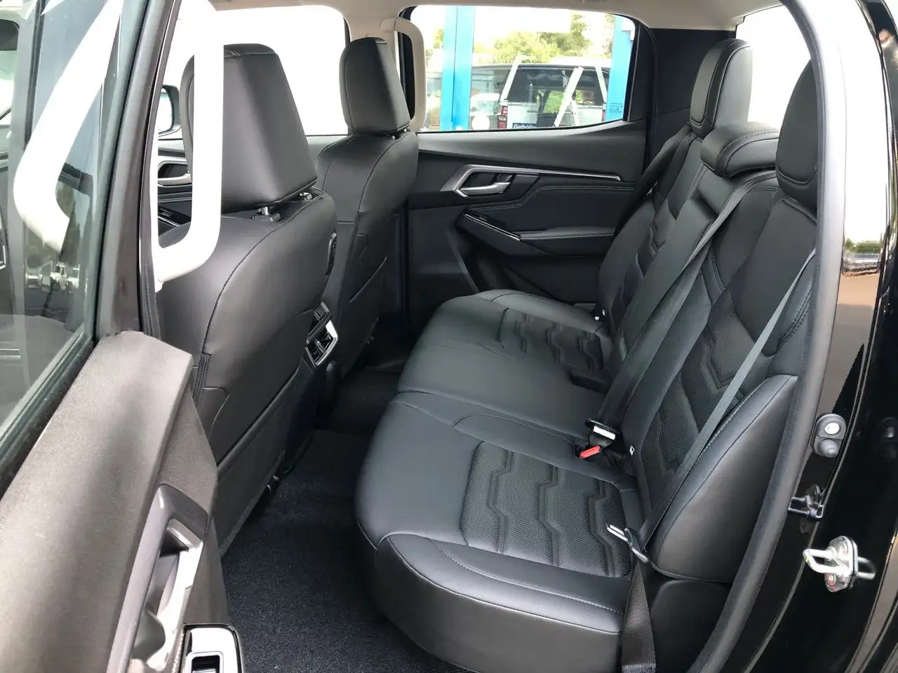 Isuzu D-Max 2024 — фото 16