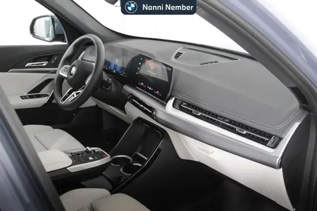 BMW X1 view 8