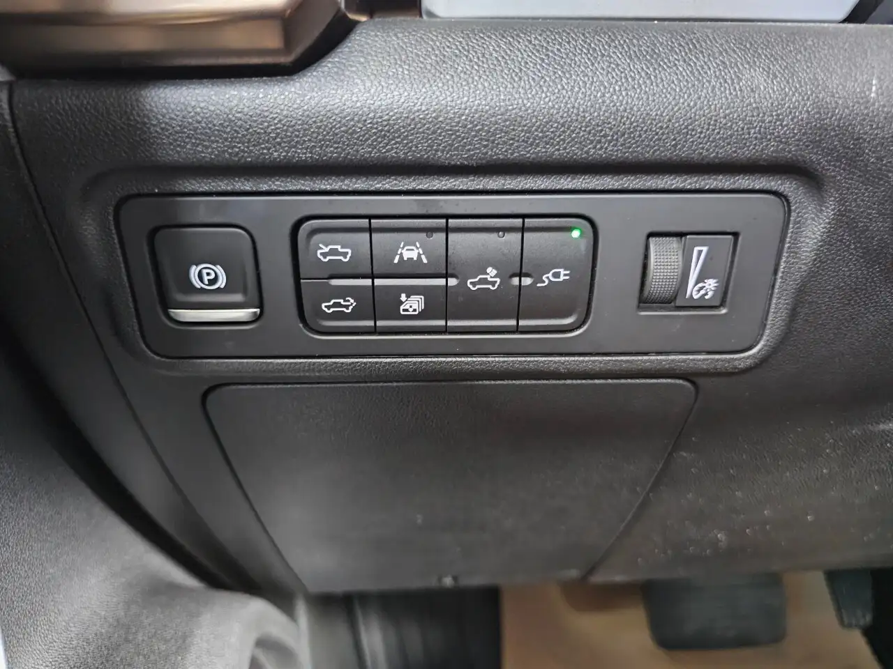 GMC HUMMER EV Pickup photo GMC HUMMER EV Pickup