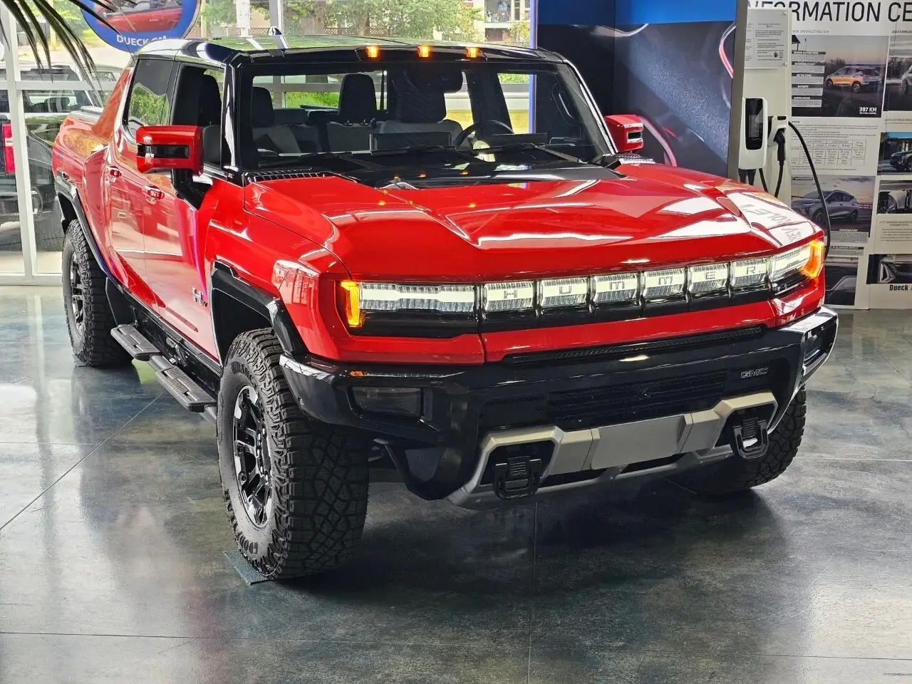 GMC HUMMER EV Pickup photo GMC HUMMER EV Pickup