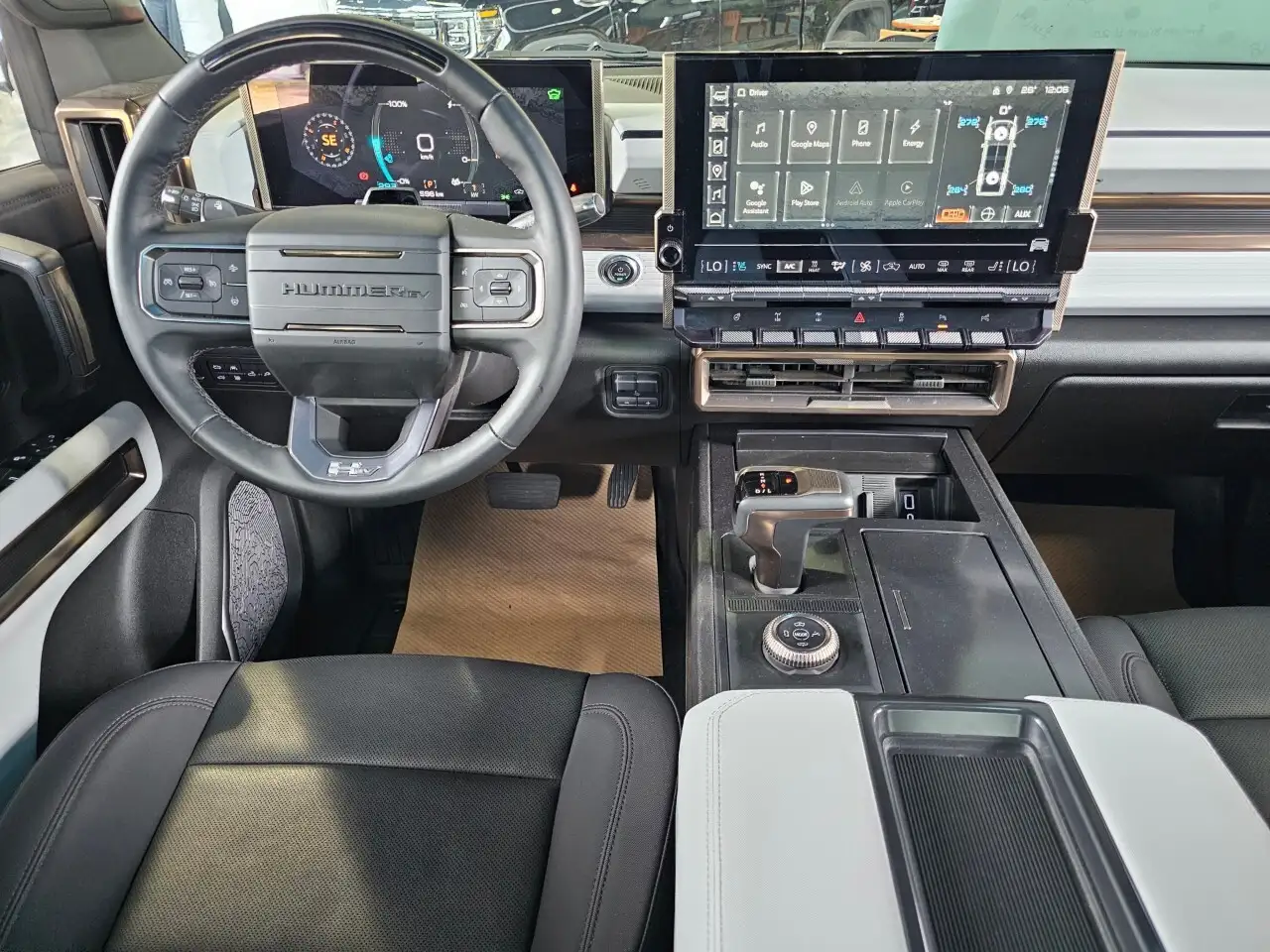 GMC HUMMER EV Pickup photo GMC HUMMER EV Pickup