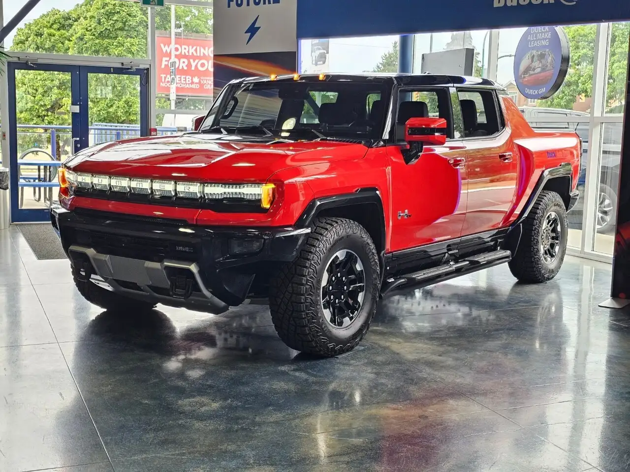 GMC HUMMER EV Pickup photo GMC HUMMER EV Pickup