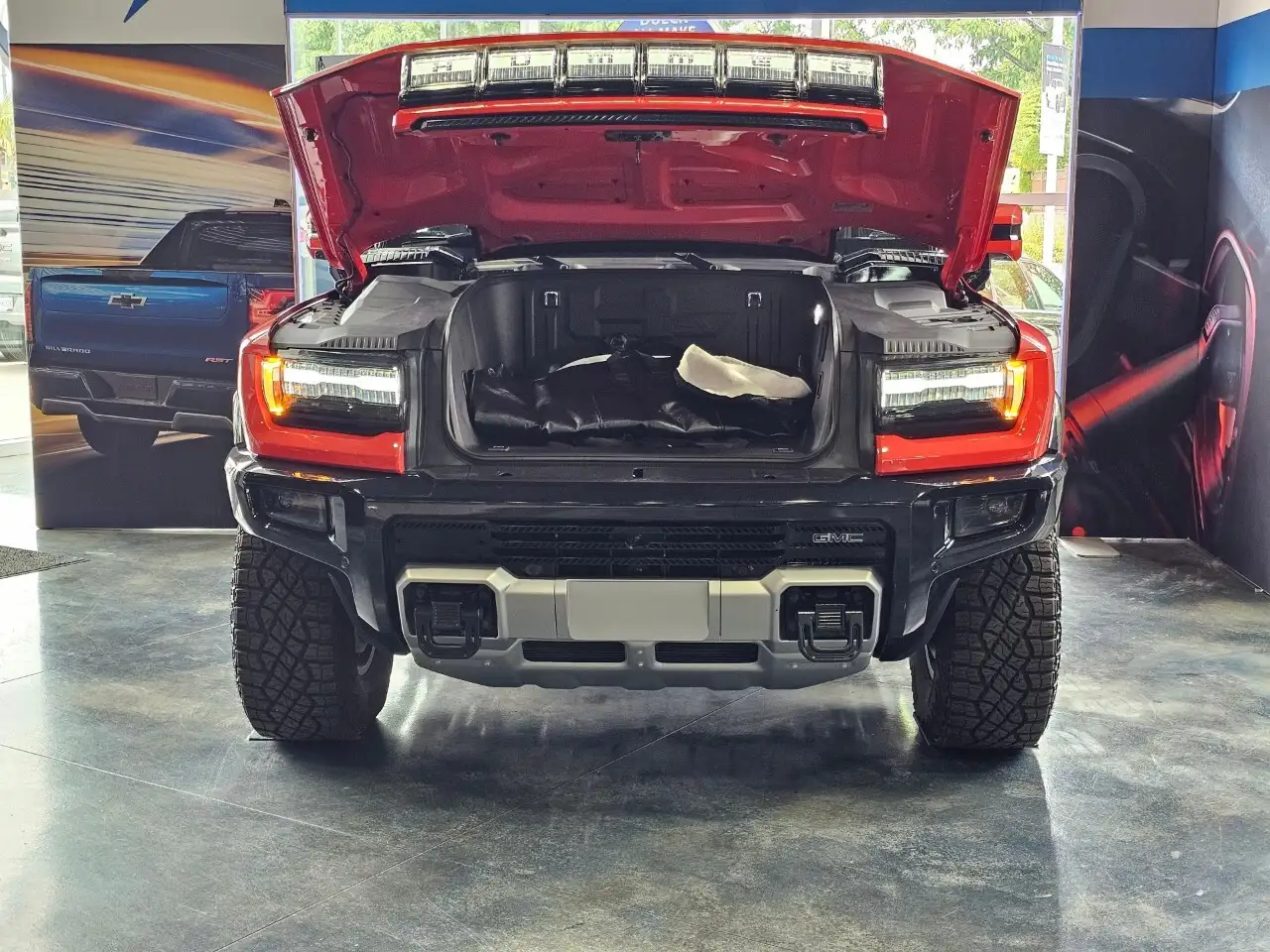 GMC HUMMER EV Pickup photo GMC HUMMER EV Pickup