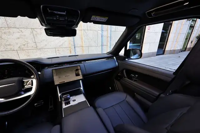 Land Rover Range Rover view 11