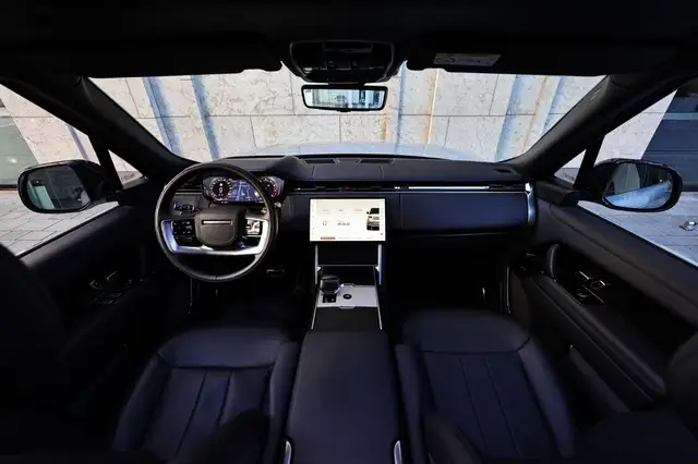 Land Rover Range Rover view 10