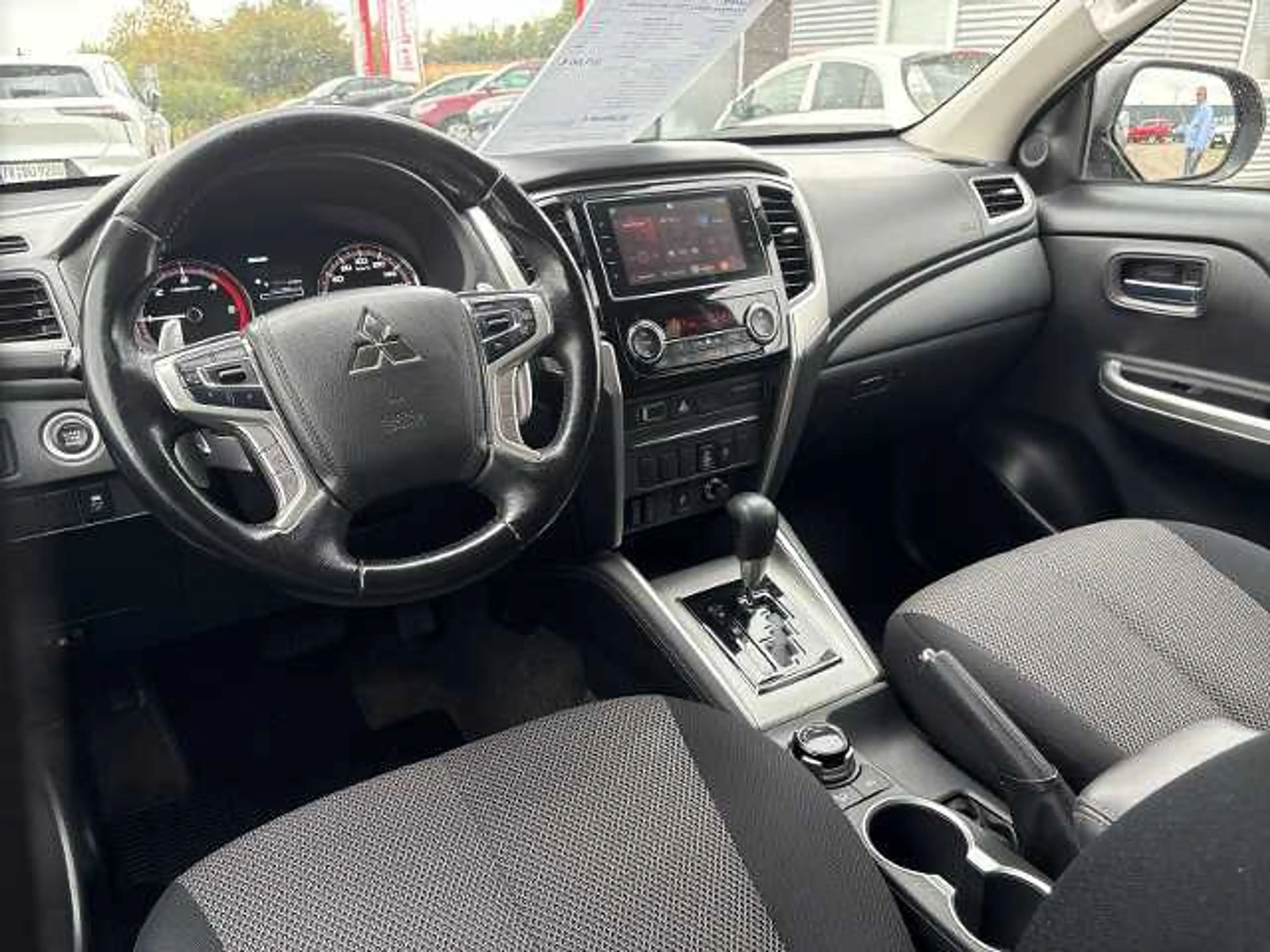 Mitsubishi L200 2,2 D Select, 4WD,Automatik,LED,AHK, — photo 9