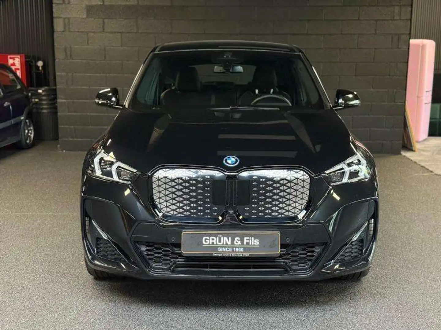 BMW iX1 xDrive30 M Sport Noir - 2