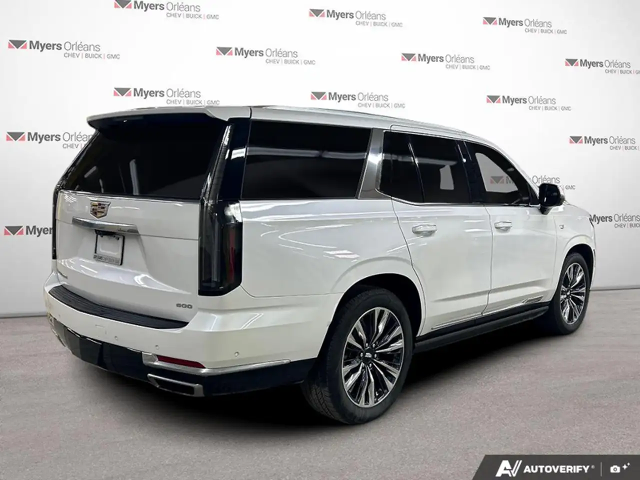 Cadillac Escalade снимка Cadillac Escalade